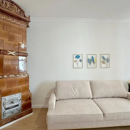 Seredino Blue Apartment- Modern Comfort In A Quiet Location, 5 Minutes To Old Town & Seaside